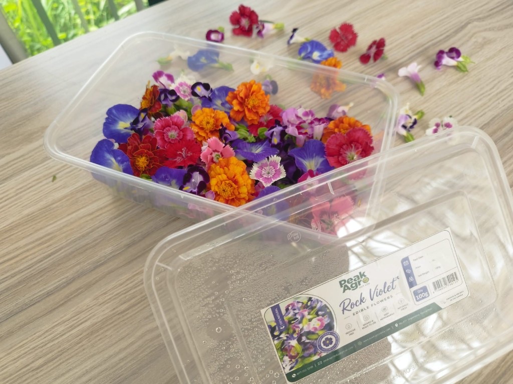 Peak Agro 100g pack of mixed edible flowers